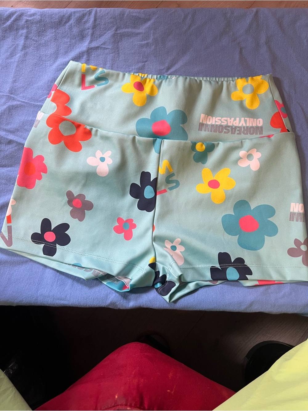 MAGNLENS Retro Floral High-Waisted Workout Shorts Size M